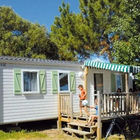 Zecamping Animé Piscine Couverte Club Enfant Animations Dog Friendly Camping 4*