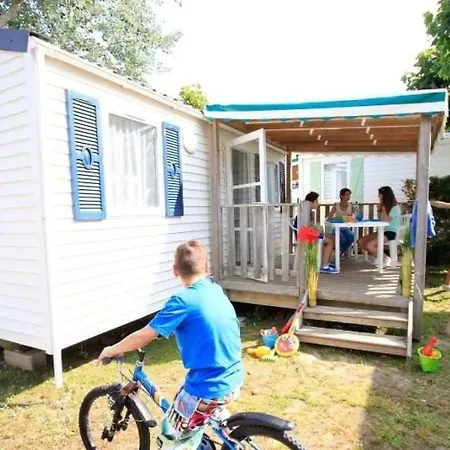 Kemping Zecamping Anime Piscine Couverte Club Enfant Animations Dog Friendly La Faute-sur-Mer