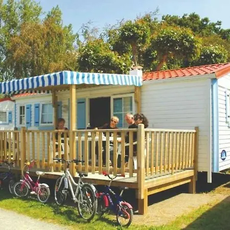 Zecamping Animé Piscine Couverte Club Enfant Animations Dog Friendly Camping